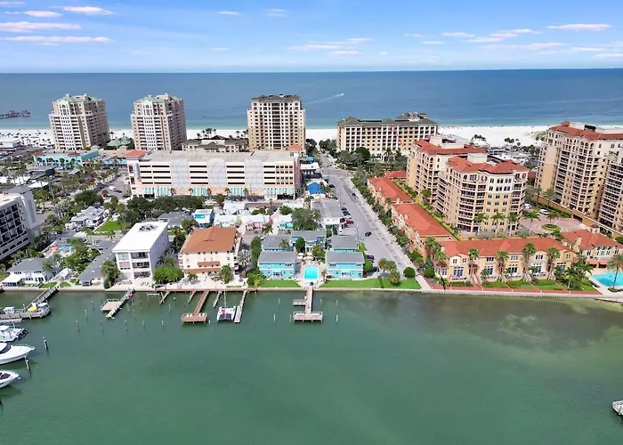 Apartment Luxury Waterside 2mins 2 & Heated Pool *