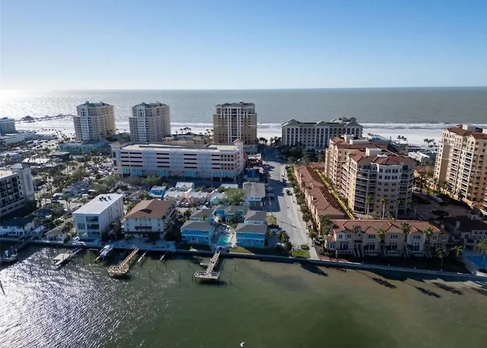 Apartment Luxury Waterside 2mins 2 & Heated Pool *
